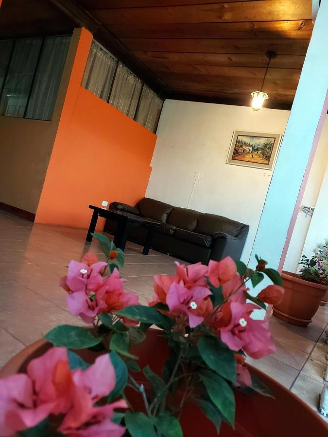 Hotel Internacional Guest House Antigua Exterior photo