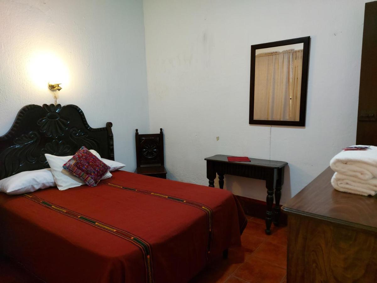 Hotel Internacional Guest House Antigua Exterior photo