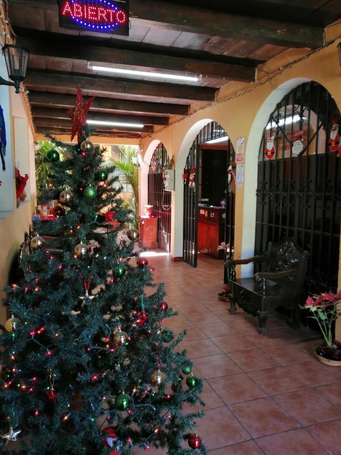 Hotel Internacional Guest House Antigua Exterior photo
