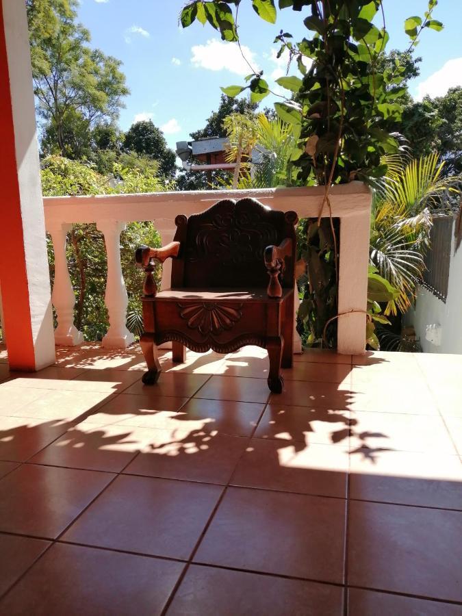Hotel Internacional Guest House Antigua Exterior photo