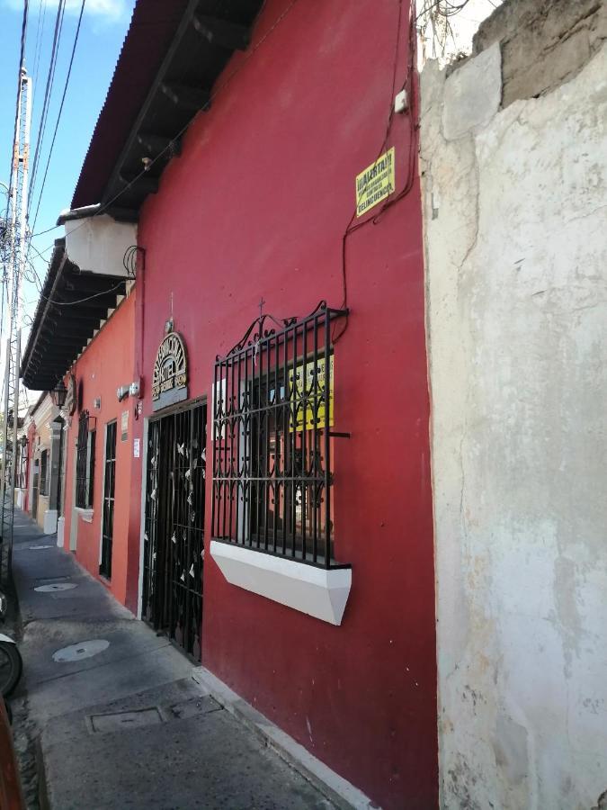 Hotel Internacional Guest House Antigua Exterior photo