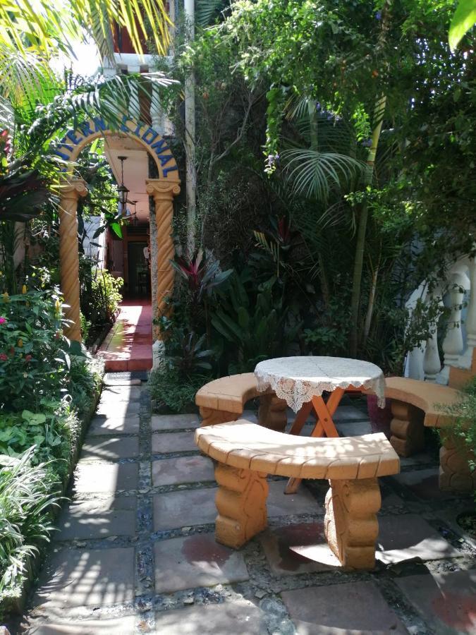 Hotel Internacional Guest House Antigua Exterior photo